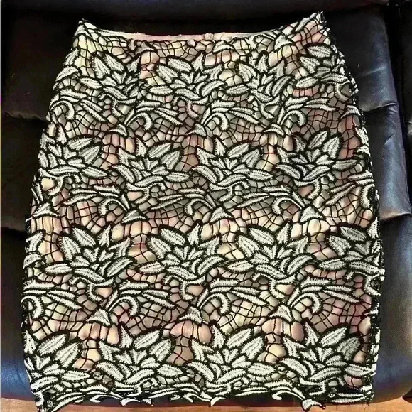Adiva lace skirt black and beige size small - Picture 3 of 10